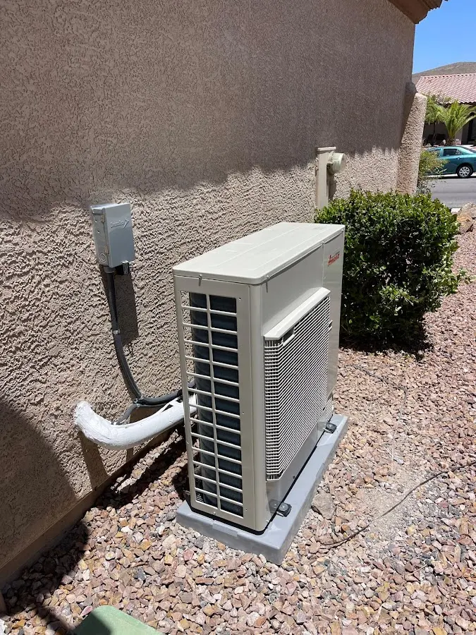 Residential air conditioning condenser unit in Buckhall